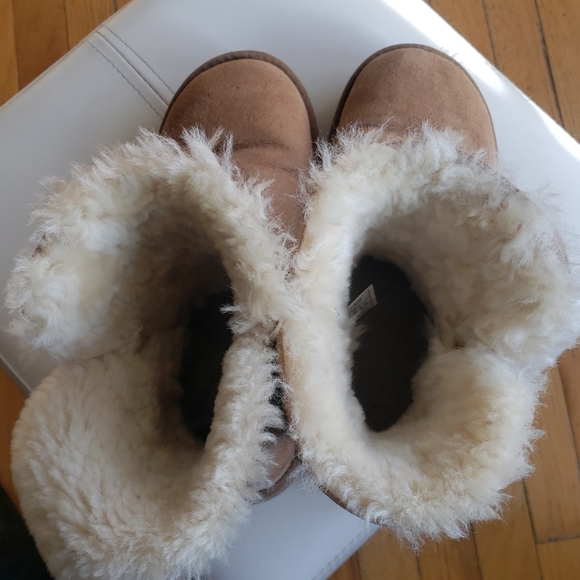 Ugg Bailey Button Boots - Picture 6 of 7